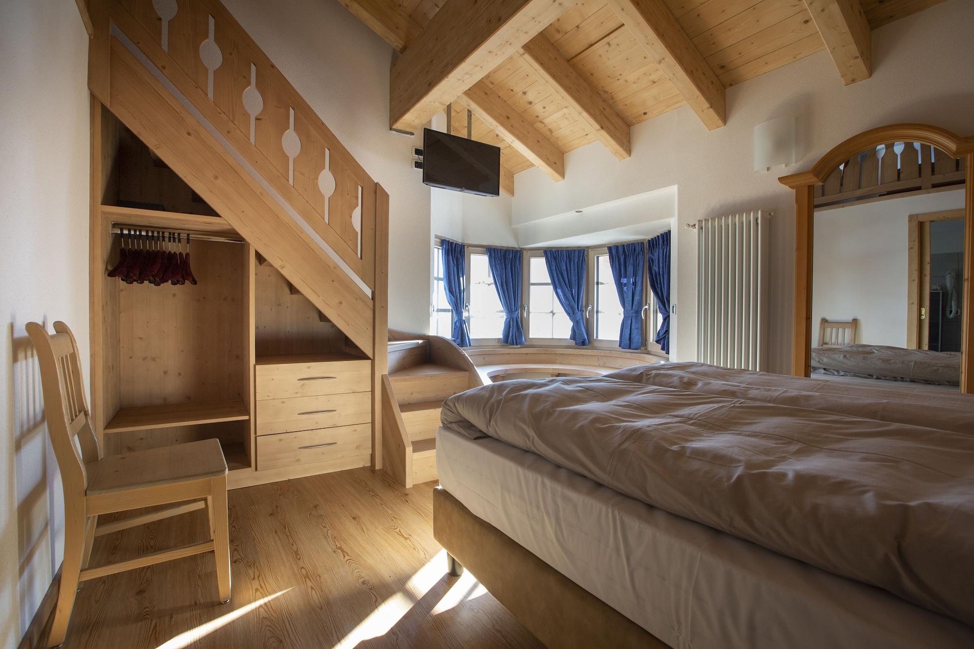 Hotel "La Suisse" Livigno Kültér fotó