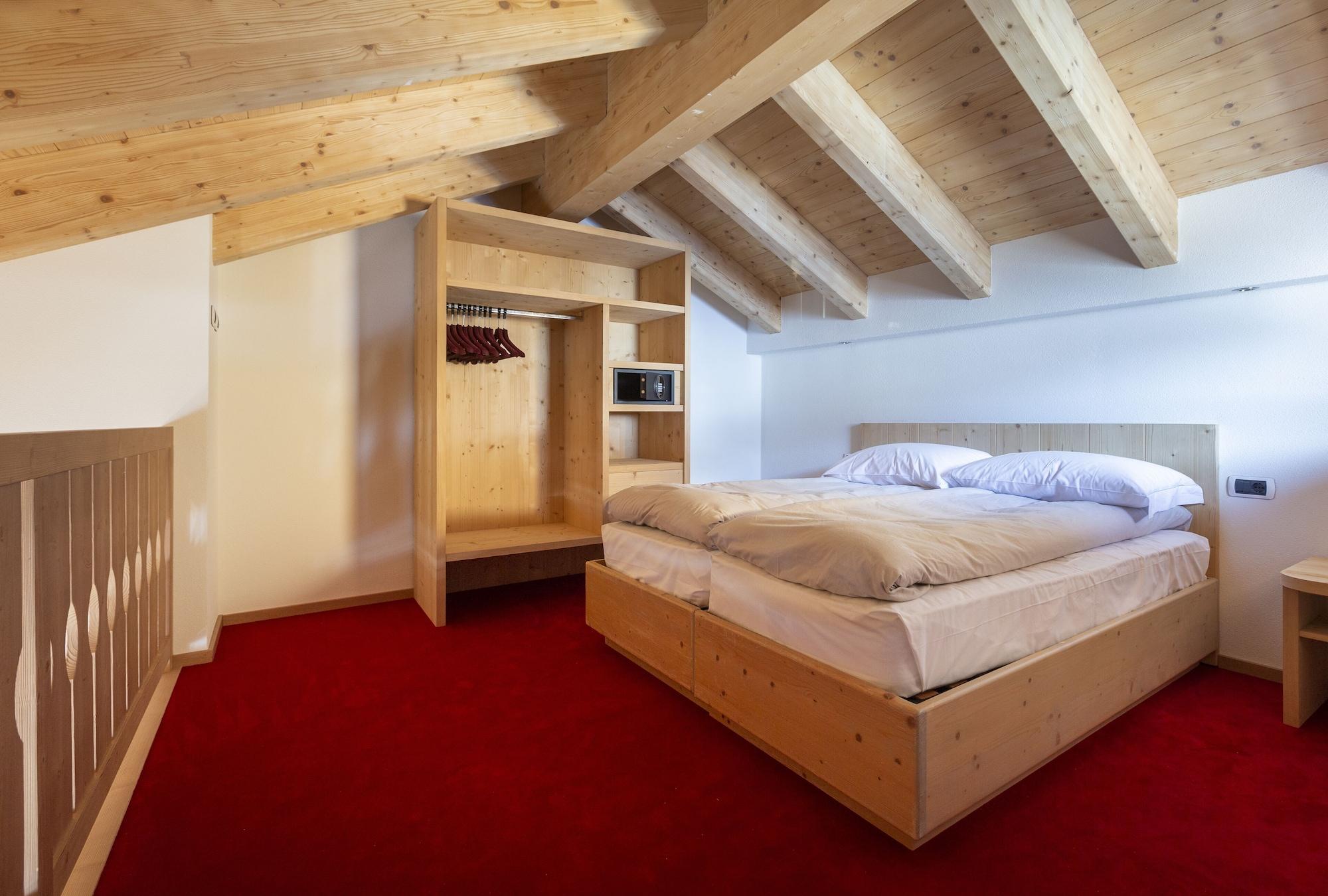 Hotel "La Suisse" Livigno Kültér fotó