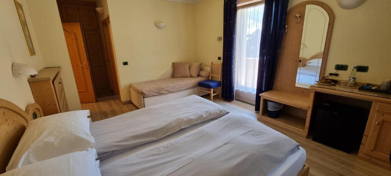 Hotel "La Suisse" Livigno Kültér fotó