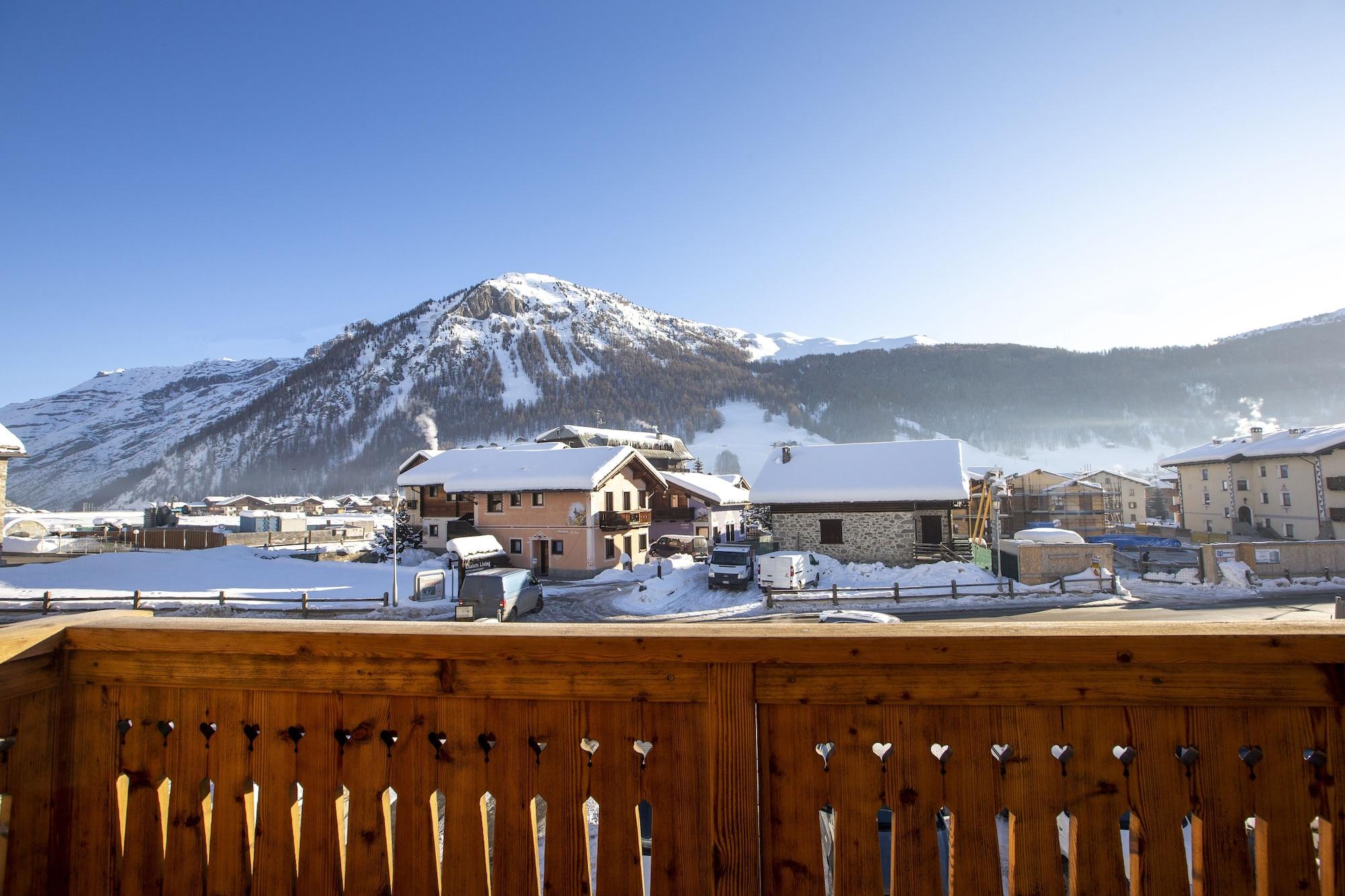 Hotel "La Suisse" Livigno Kültér fotó