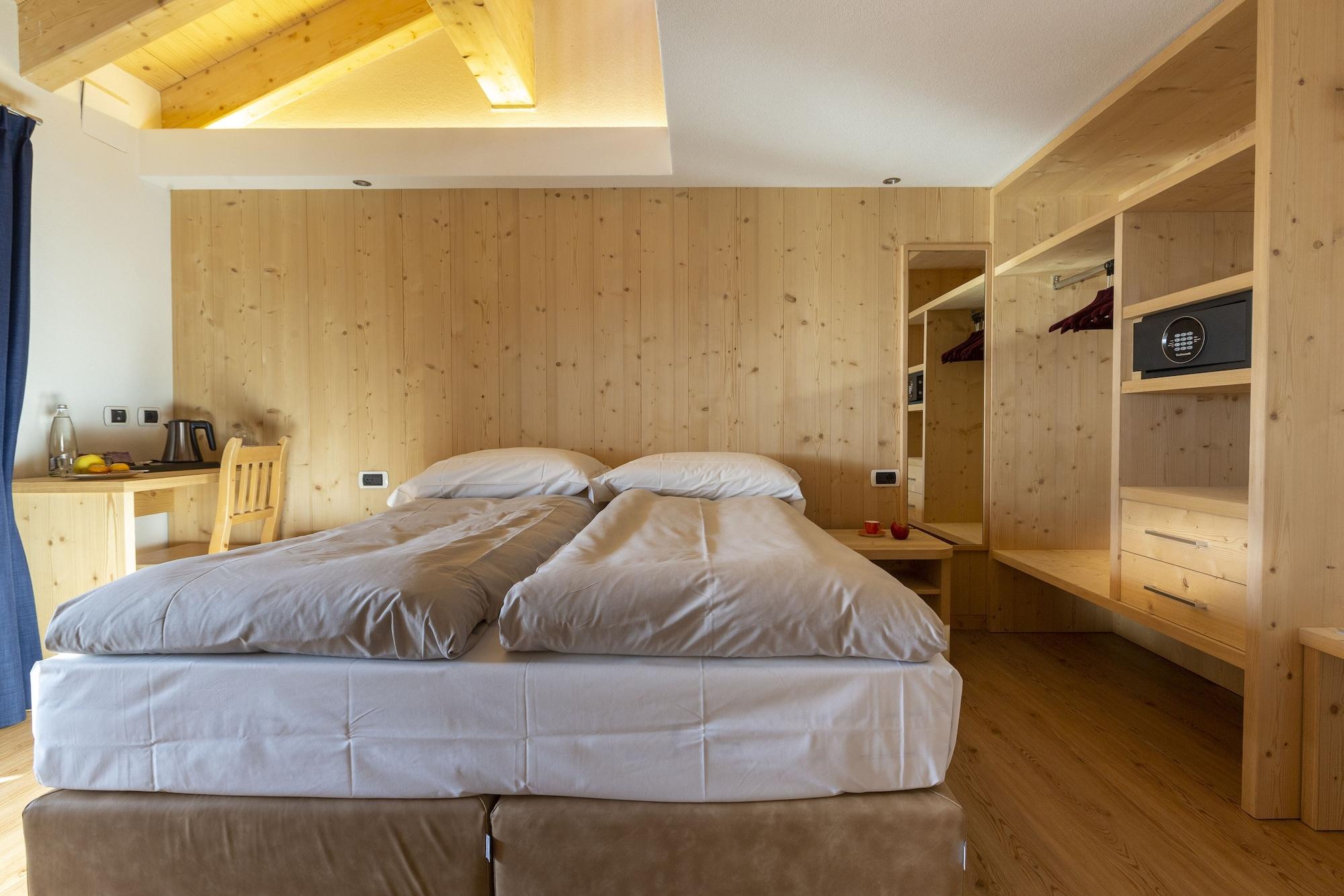 Hotel "La Suisse" Livigno Kültér fotó