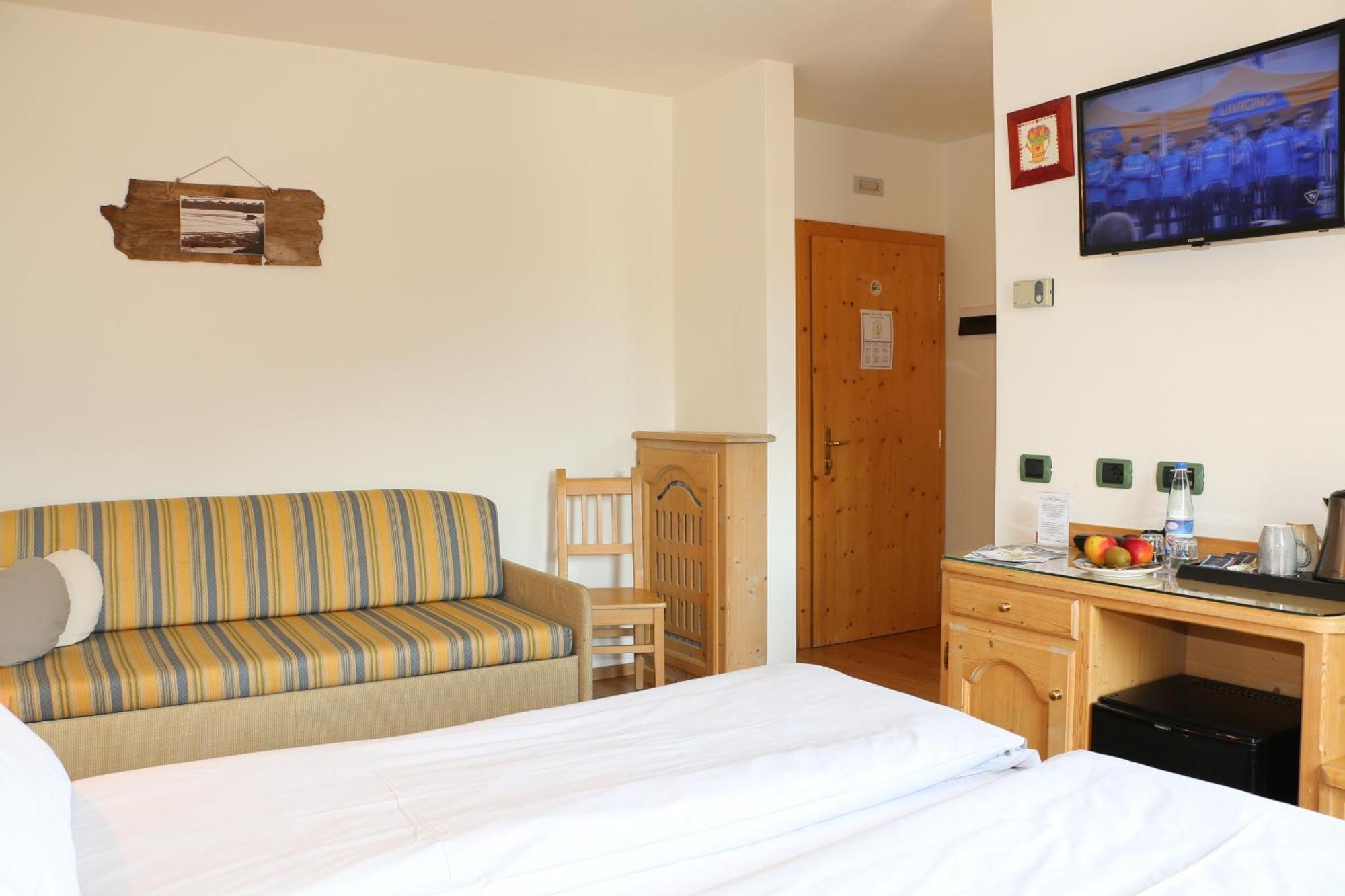 Hotel "La Suisse" Livigno Kültér fotó