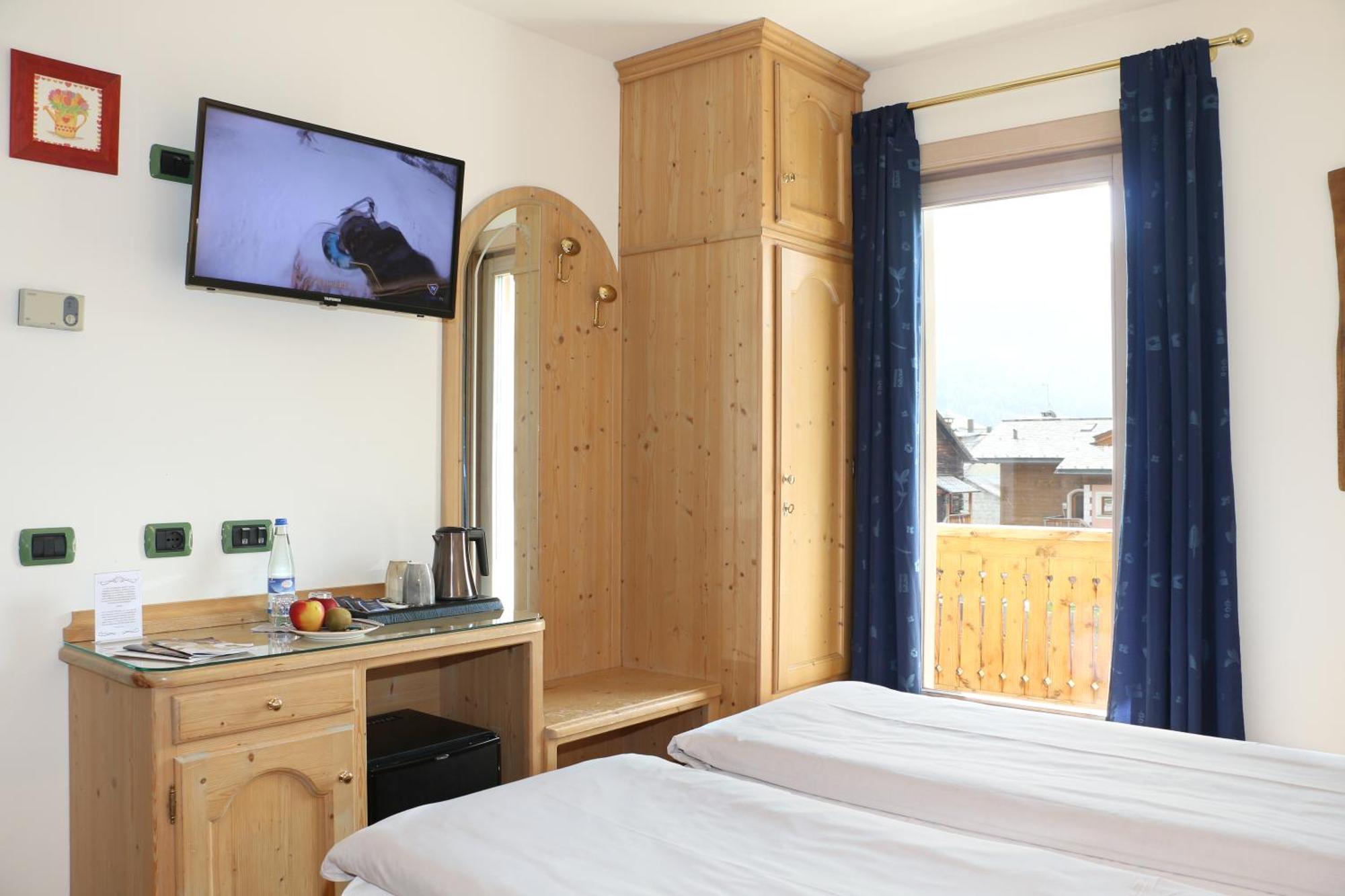 Hotel "La Suisse" Livigno Kültér fotó