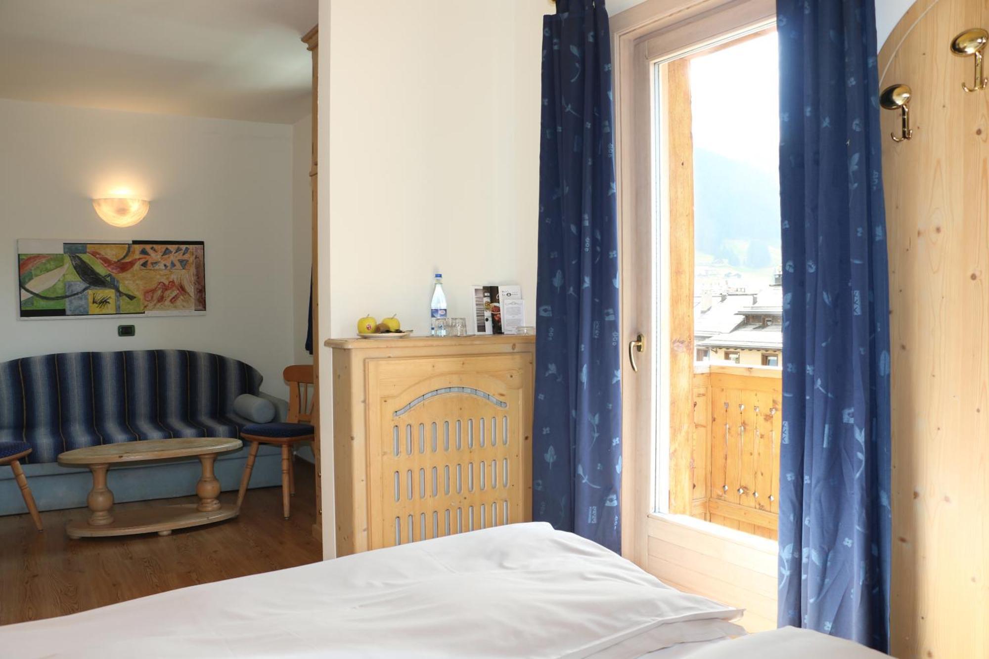 Hotel "La Suisse" Livigno Kültér fotó